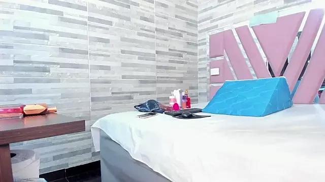 lola_hornei on StripChat 