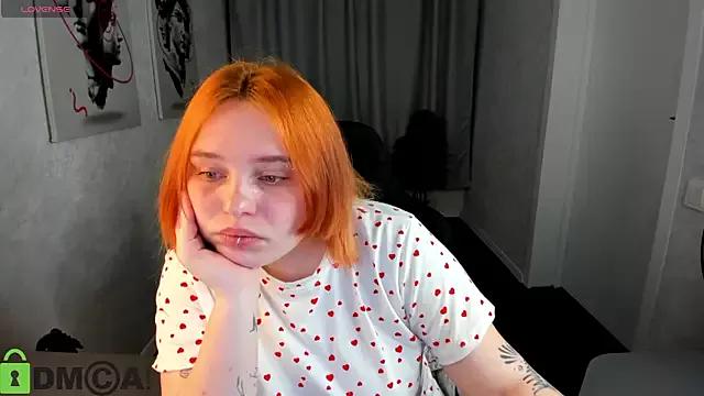 Looly_Rise on StripChat 