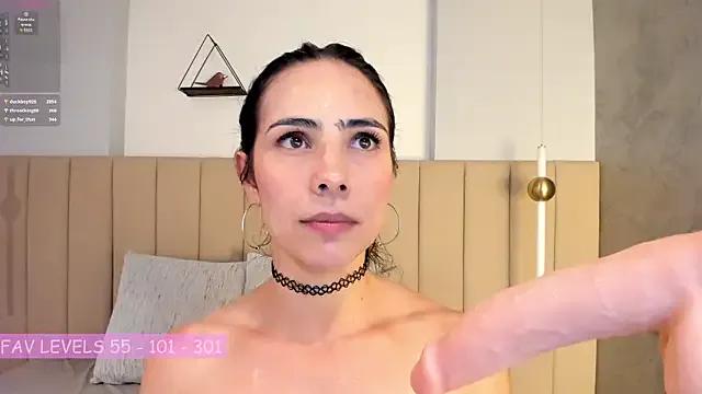 miamonroee_ on StripChat 