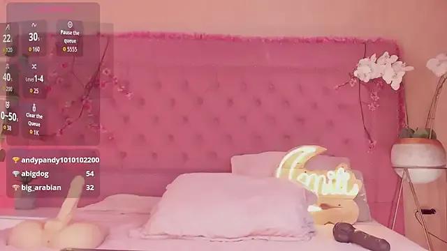 mili_moon_ on StripChat 