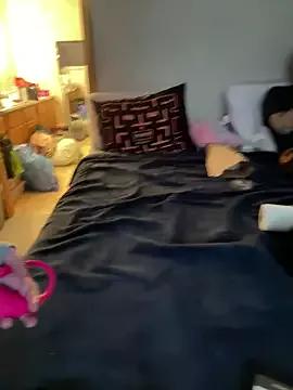 Mini_And_The_Bear on StripChat 