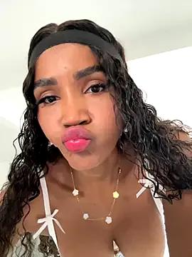 moonlight_j on StripChat