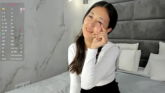 Nelly_Kimm — Take off panties +bodytour