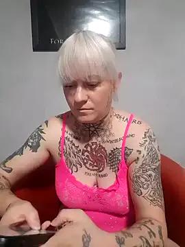 poussichienne — Met moi nue