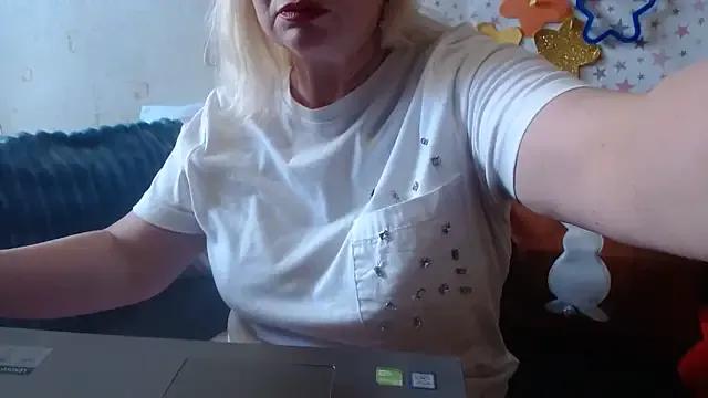 QueenLana on StripChat 