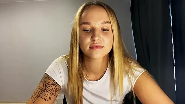 RobbinNakatsu on StripChat