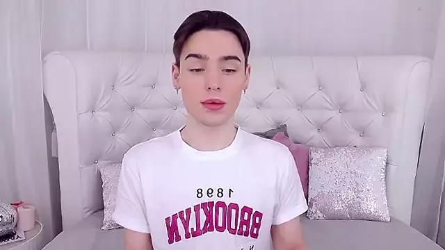 RobbyCharming on StripChat 