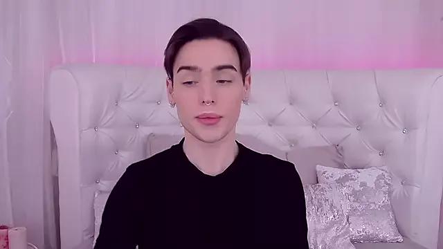 RobbyCharming on StripChat 