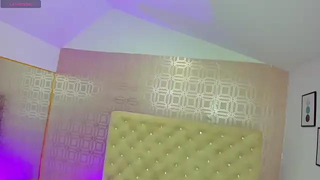Sara_Desire on StripChat 