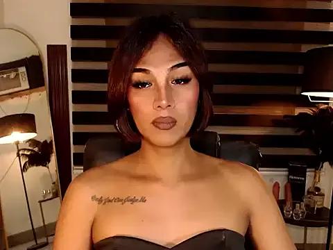 SarahAmber on StripChat 