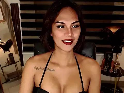 SarahAmber on StripChat 