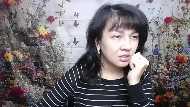 SelenaFly on StripChat 