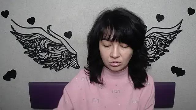 SelenaFly on StripChat 