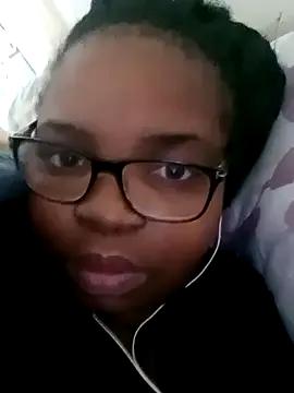 ShySexyBaddiexx on StripChat 