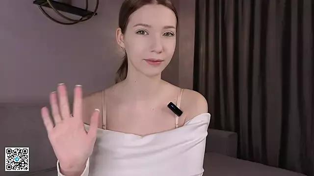 SunnivaCovil on StripChat 