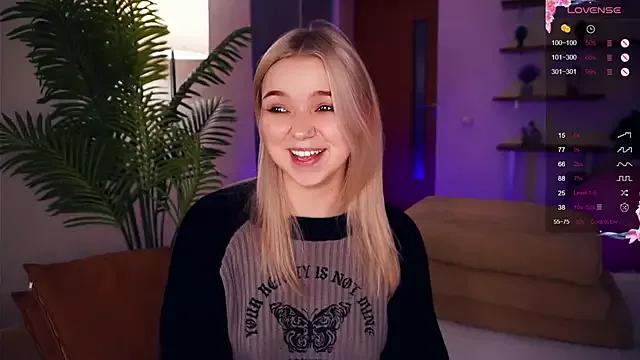 ZaraCreedon on StripChat 